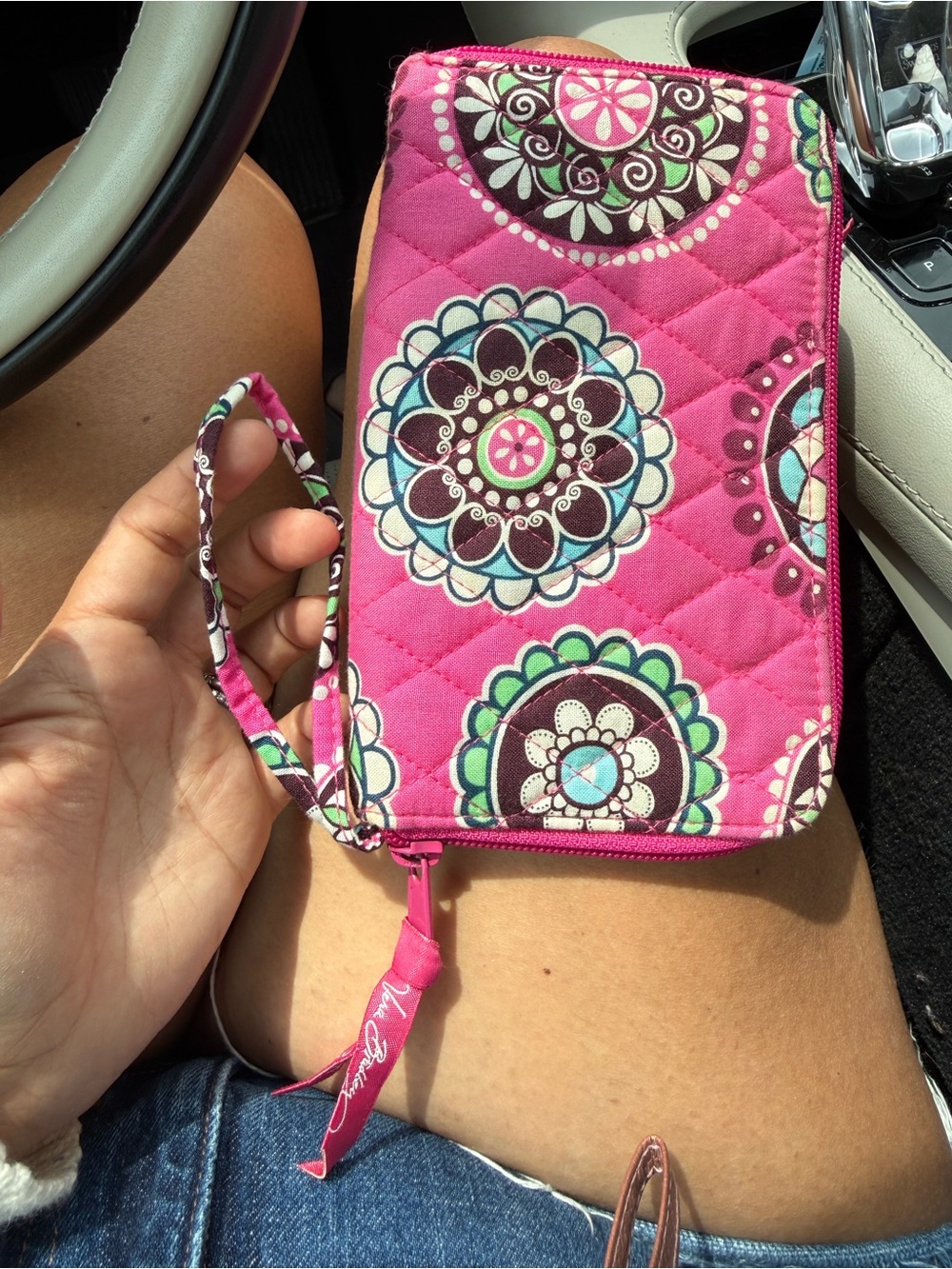 Vera Bradley Retired Pink Cupcake Pattern Zip Around Wristlet Wallet pocket VTG